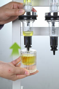 Support distributeur de 12 barres d'huile parfumée avec robinet en verre pour magasin de parfums, mariage, stand de luxe, machines de remplissage de liquides - Product Image 6