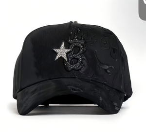 Nueva Llegada Gorra de Barbas de 5 Paneles con Logotipo Bordado de Pedrería, Forro de Seda, Ajustada, con Logotipo BBB, Visera de Ante Negra Personalizada - Product Image 2