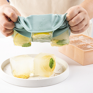 Stampo per Cubetti di Ghiaccio in Silicone - Stampo con 6 Cavità Grandi per Cubetti di Ghiaccio - Ideale per Whisky - Product Image 5