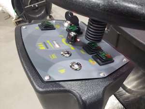 Épurateur <span class=keywords><strong>de</strong></span> sol C6 pour le <span class=keywords><strong>nettoyage</strong></span> des sites industriels d'<span class=keywords><strong>entreprise</strong></span> - Product Image 4