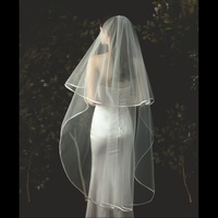 Voile de mariée élégant classique en satin avec bordure, sans peigne, 2401-860-8
