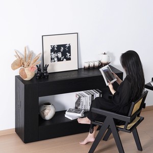 Mobiletto Contenitore Minimalista in <span class=keywords><strong>Legno</strong></span> <span class=keywords><strong>Massello</strong></span> Carbonizzato Nero con Anta a Lastra, Stile Silenzioso, per Ingresso <span class=keywords><strong>Soggiorno</strong></span>, Garanzia 1 Anno, Ideale per Hotel - Product Image 1