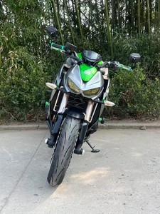 La <span class=keywords><strong>Kawasaki</strong></span> <span class=keywords><strong>Z1000</strong></span> modèle <span class=keywords><strong>2023</strong></span> possède un son agréable et un moteur puissant, ce qui la rend une moto classique. - Product Image 4