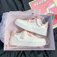 Nouvelles baskets blanches tendance pour femmes, lacets, style campus, chaussures de sport décontractées pour étudiants, confortables, tendance pour l'hiver
