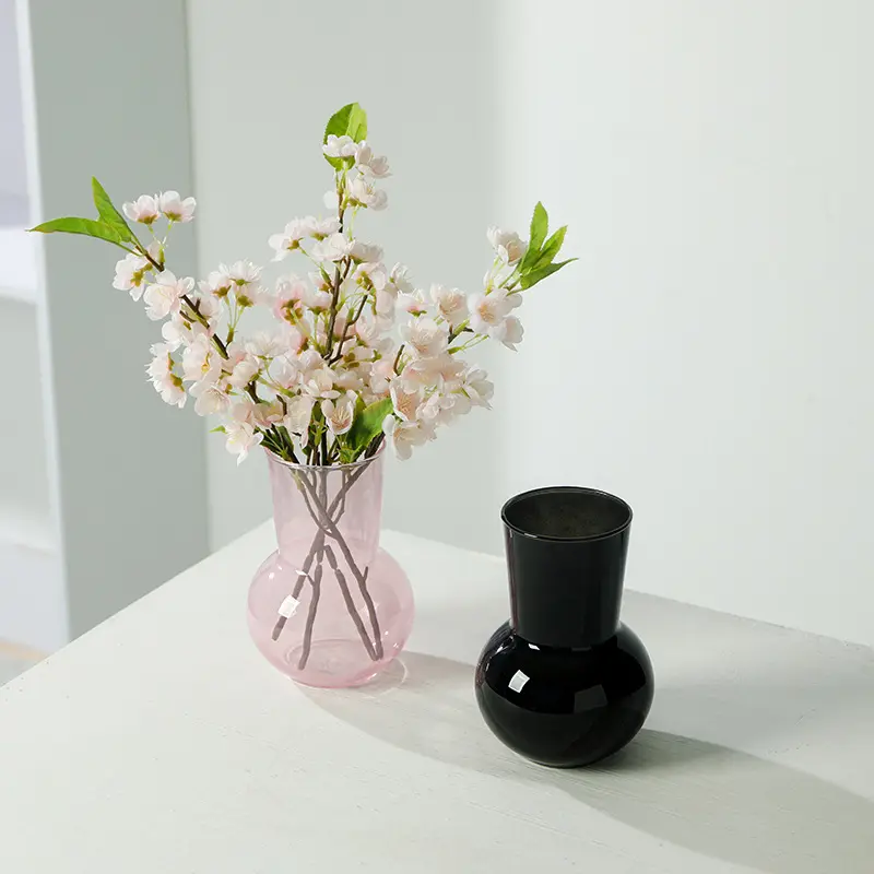 Decorazioni in vaso di vetro nordico minimalista e lussuoso con fiori freschi di alto valore estetico decorazione per la casa e il desktop