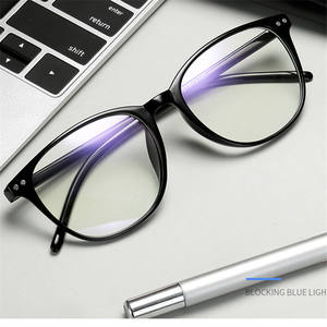Vente en gros <span class=keywords><strong>de</strong></span> <span class=keywords><strong>lunettes</strong></span> <span class=keywords><strong>de</strong></span> lecture rétro unisexes à verres transparents anti-lumière bleue personnalisées <span class=keywords><strong>avec</strong></span> monture PC noire pour le <span class=keywords><strong>travail</strong></span> - Product Image 6