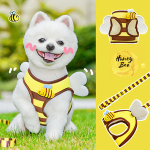 Harnais pour chien à thème abeille avec laisse pour petits chiens, style dessin animé mignon, matériau en polyester, utilisation en extérieur - Product Image 1