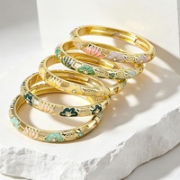 Bracelet jonc fin articulé en émail cloisonné chinois, motif fleur de lotus ajourée, plaqué or, avec strass, empilable, style ethnique oriental, vente en gros