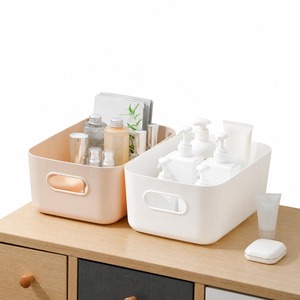 Bacs de rangement en plastique avec poignées pour l'organisation de la salle de bain, conteneurs domestiques de grande capacité roses et blancs - Product Image 1