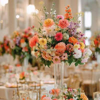 Décoration Florale de Mariage en Gros : Boules de Fleurs Réalistes Modernes en Terre Cuite et Roses Blanches pour Mariages, Noël et Pâques