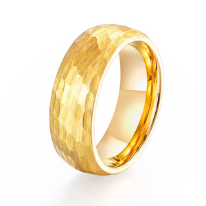 Anelli da <span class=keywords><strong>Uomo</strong></span> Tempusort in Carburo <span class=keywords><strong>di</strong></span> Tungsteno Placcato Oro 8mm, Design Classico a Cupola Martellata per Matrimonio e <span class=keywords><strong>Fidanzamento</strong></span> - Product Image 1