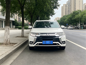 Autos SUV Usados de 7 Plazas 4x4 2.4L |   SUV de Segunda Mano a Precio Económico |   Asientos de Cuero con Techo Solar y Cámara de 360 Grados en Venta - Product Image 1