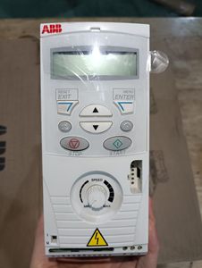 ACS150-03E-02A4-4 ACS150 ซีรีส์ 3P AC380V-480V 0.75KW PLC - Product Image 1