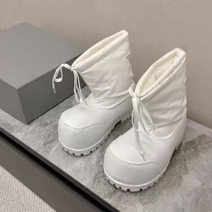 Bottes de neige montantes à bout rond et semelle épaisse, en daim, à lacets, semelle en caoutchouc, légères, respirantes, blanches/noires, mode hiver - Product Image 2