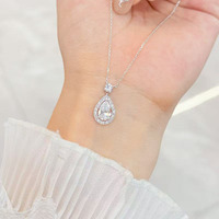 Collane e Ciondoli in Oro Bianco 18K con Diamanti Coltivati in Laboratorio a Stella a Pera, Eleganti e Raffinati, per Donna, con Charms a Catena di Diamanti