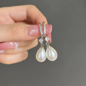 Boucles d'oreilles baroques en perles simulées en forme de larme pour femmes, bijoux élégants pour mariage et mode - Product Image 5