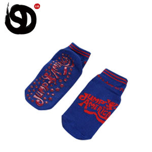 Chaussettes de sport pour trampoline d'intérieur, antidérapantes, avec grip, en coton 100%, designs personnalisés, OEM - Product Image 4