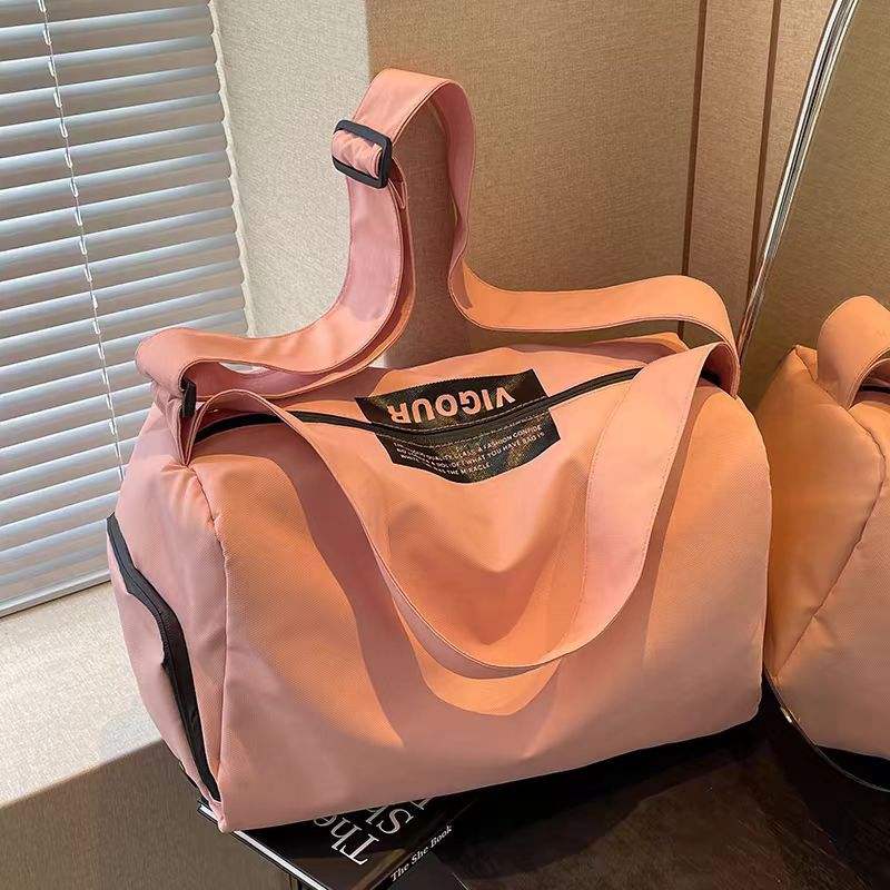 สีชมพูร้อน