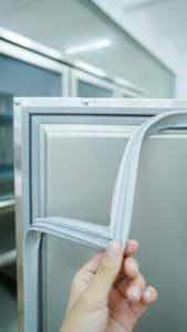 Congélateur vertical à air refroidi en acier inoxydable pour cuisine commerciale, à température unique, 4 portes, avec dégivrage automatique - Product Image 6