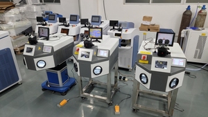 เครื่องเชื่อมเลเซอร์ YAG แบบพกพาสำหรับซ่อมแซมเครื่องประดับ <span class=keywords><strong>เชื่อม</strong></span>ทอง เงิน เพชร และเครื่องประดับอื่นๆ บนโลหะ - Product Image 5