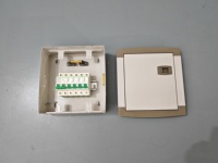 Boîte de distribution d'alimentation 6 voies 230/400V IP40 étanche en PVC avec coque métallique pour usage extérieur/intérieur, montage mural, certifiée CE