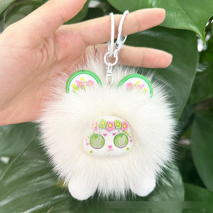 Colgante de Piel de Zorro Auténtica de Origen Ético con Variación de Color Natural para Boutiques y Grandes Tiendas - Product Image 6