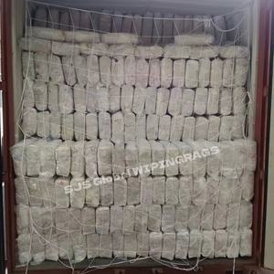 Trapos industriales reciclados 100% algodón, blancos, de punto, para limpieza, hechos con camisetas recuperadas, con gran absorción de aceite. - Product Image 1