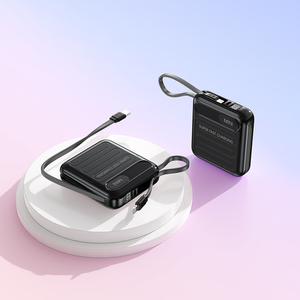 Power Bank 10000mAh Polymer Battery Core Banques d'alimentation de grande capacité avec logo personnalisé - Product Image 2