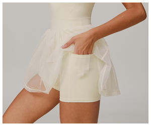 एक महिला में कस्टम फ्रेंडली रीसायकल 2 में कस्टम लोगो सेक्सी जिम जिम टेनिस शॉर्ट्स के साथ गोल्फ ड्रेस पहनते हैं - Product Image 2