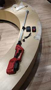 Coupe-herbe sans fil 21V électrique et manuel, à <span class=keywords><strong>batterie</strong></span> Li-ion, avec lames en nylon et en métal, et moteur arrière maximal - Product Image 2