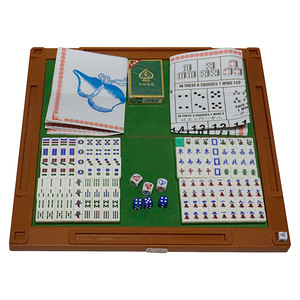 Juego de Mahjong de Acrílico Cristalino con Mesa Plegable, Juego de Mahjong Mini de Viaje Cuatro en Uno, Mahjong Tallado Sólido - Product Image 3