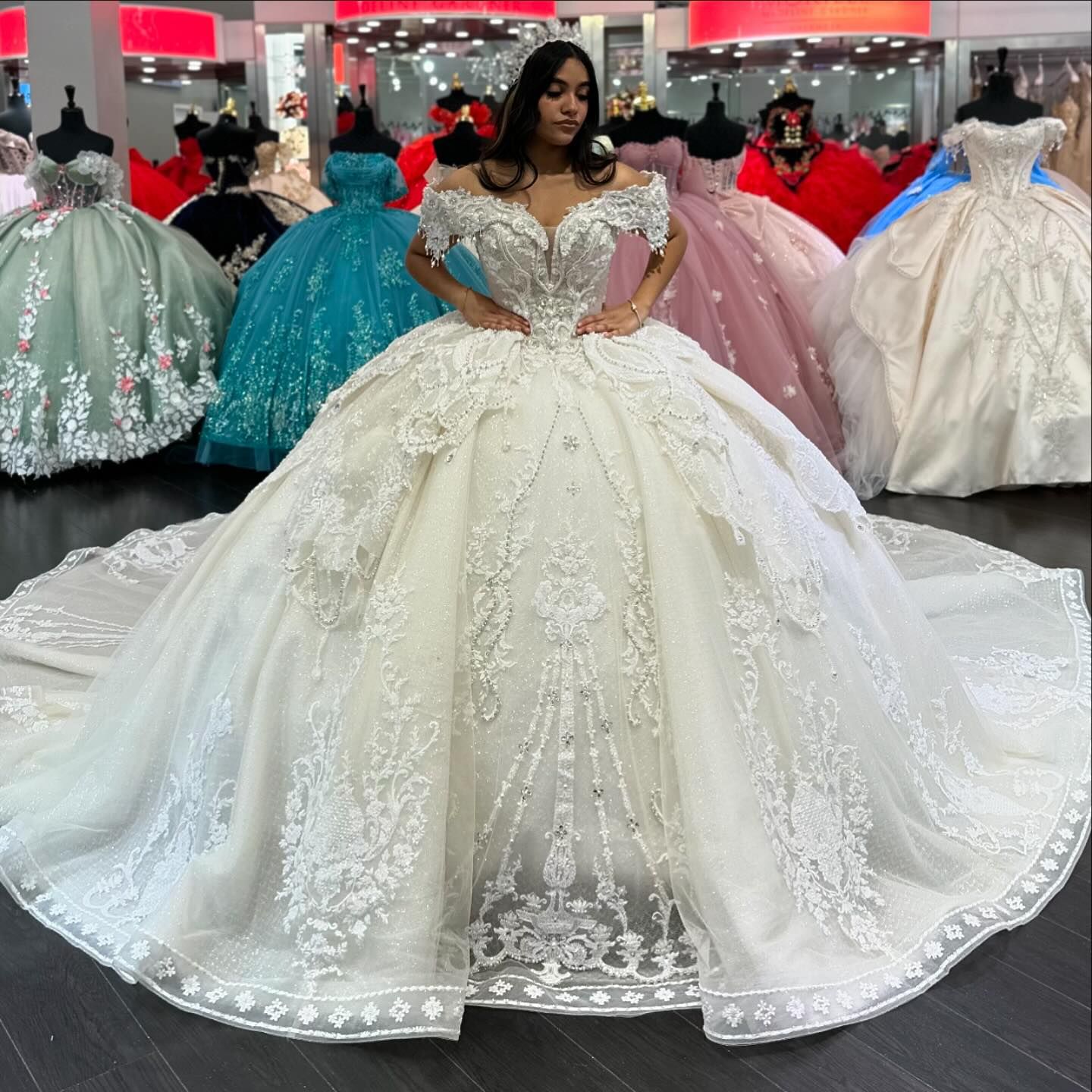 Elegant White Quinceanera Dresses - Luxury & Style