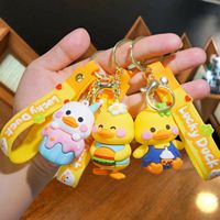 Nouveau porte-clés créatif en silicone en forme de petit canard jaune, pendentif mignon pour sac de couple, accessoires de voiture, ornements