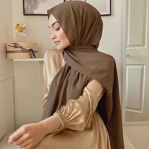 Pañuelo de gasa de alta calidad para mujer musulmana, Hijab de gasa, bolsa Opp de Malasia, 100 colores, 130-135g, venta al por mayor, 2 uds.