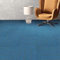 Moderne Minimalistische Bürobodenbeläge Nylon-Teppichfliesen 50x50cm mit PVC-Rücken Schallabsorption für Gewerbeflächen