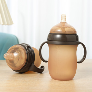 Biberon in Silicone che Imita il <span class=keywords><strong>Latte</strong></span> Materno per Prevenire i Gas nei Neonati Strumento per l'alimentazione dei neonati con <span class=keywords><strong>latte</strong></span> <span class=keywords><strong>e</strong></span> acqua <span class=keywords><strong>e</strong></span> per lo svezzamento. - Product Image 2