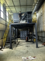 Chaudière à vapeur et machine à mousse reconstituée alimentée par moteur pour la fabrication de blocs de mousse