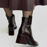 Bottines à talon bloc rétro embossées de qualité supérieure, bout pointu, talon épais, fermeture éclair latérale, pour le bureau, les trajets quotidiens et la mode automne-hiver