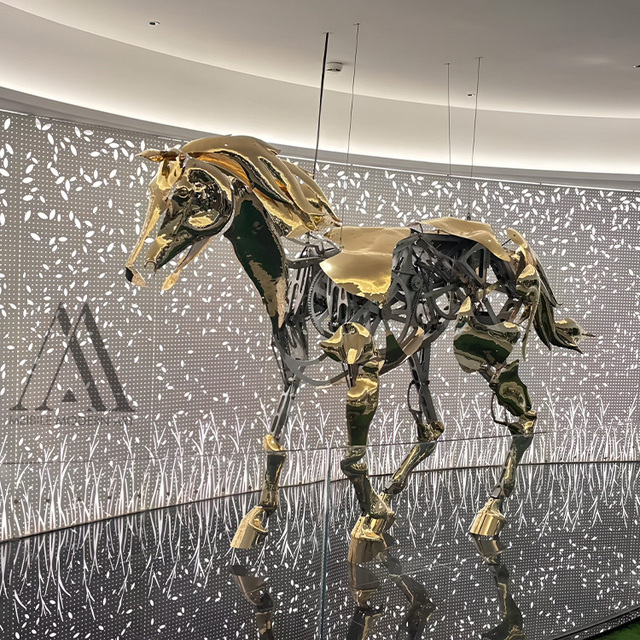 Contemporary Interior Project Creative Shopping Mall Display Huge Mechanical Gear Design Golden Kinetic Horse Sculpture