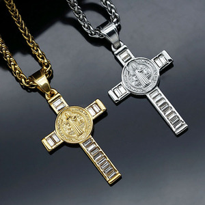 Kalung Salib Kristen Desain Khusus Berlapis Emas Baja Anti Karat Aksen Berlian Imitasi Hadiah Religius - Product Image 1