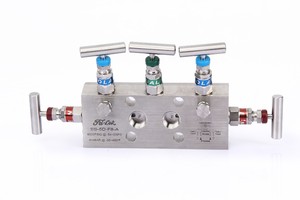 Collecteurs à cinq vannes FD-LOK en acier inoxydable 316, haute pression 5000 psi, raccord en T à 2 voies, aiguille manuelle pour gaz haute température - Product Image 4