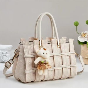 Bolso de Hombro Tejido a Mano de Gran Capacidad para Mujer, Nueva Moda 2026, con Cuero PU Resistente a los Arañazos - Product Image 4