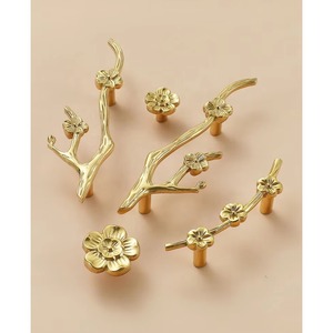 Poignées et boutons de meuble de cuisine en laiton, design créatif Fleur, Feuille, Plume, <span class=keywords><strong>Flocon</strong></span> de <span class=keywords><strong>neige</strong></span>, Bambou, et poignée de barre allongée élégante dorée pour armoire - Product Image 6