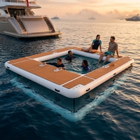 Plateforme flottante portable et pliable à fixation latérale pour yacht, avec filet interne pour la baignade en mer