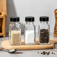 Vente en gros de bouteilles en verre transparent carrées de 2 oz avec couvercle en plastique pour épices, sel, poivre, stockage de boissons