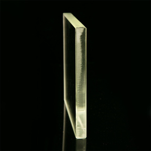 Bande transparente personnalisée avec des disques de verre circulaires au bord des marches formant une fenêtre circulaire - Product Image 1