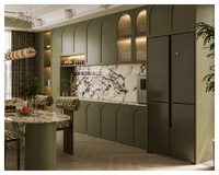 Ensemble de cuisine avec armoire murale en mélamine laquée, style français personnalisé, porte cintrée, dalle de marbre couleur vert sauge, verre cannelé