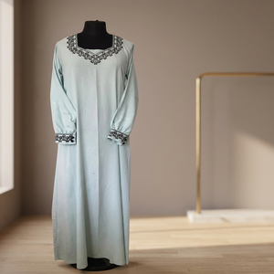 Abaya burka pour femme musulmane islamique brodée géométrique très demandée en tissu de coton biologique à vendre - Product Image 2