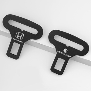Magicocase - Hebilla <span class=keywords><strong>de</strong></span> Cinturón <span class=keywords><strong>de</strong></span> <span class=keywords><strong>Seguridad</strong></span> Universal <span class=keywords><strong>de</strong></span> Alta Calidad <span class=keywords><strong>de</strong></span> Aleación <span class=keywords><strong>de</strong></span> Aluminio <span class=keywords><strong>de</strong></span> 3 Puntos, Elimina la Alarma, Limita el Fijador, Accesorio Interior para Automóvil - Product Image 1