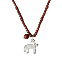 Collier Yuma pour femme en cuivre plaqué, orné de perles rouges, pendentif léger d'inspiration créateur, style vintage minimaliste et tendance